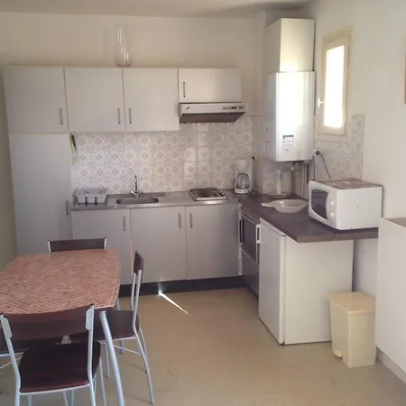 Apartment F2 Avec Terrasse, Parking Et Ascenseur - 2/4 Pers - Amelie-les-bains - Fr-1-703-47 *