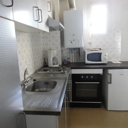 F2 Avec Terrasse, Parking Et Ascenseur - 2/4 Pers - Amelie-les-bains - Fr-1-703-47